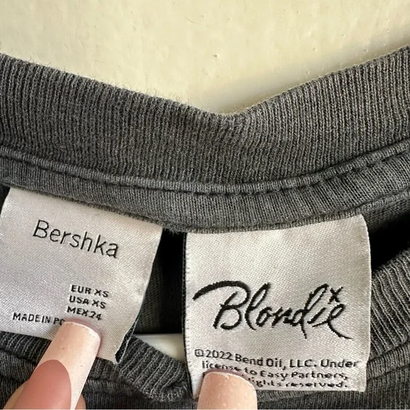 Blondie Distressed Los Angeles 1977 Graphic Tee. Size XS. Unisex - Picture 6 of 7